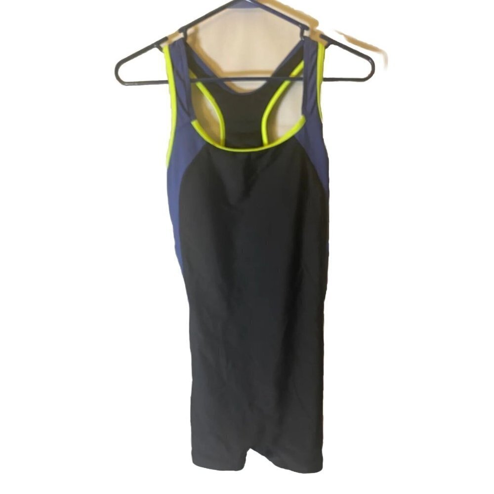 New NWT Attracosports Women’s Swimsuit one piece tank sporty M Medium modest